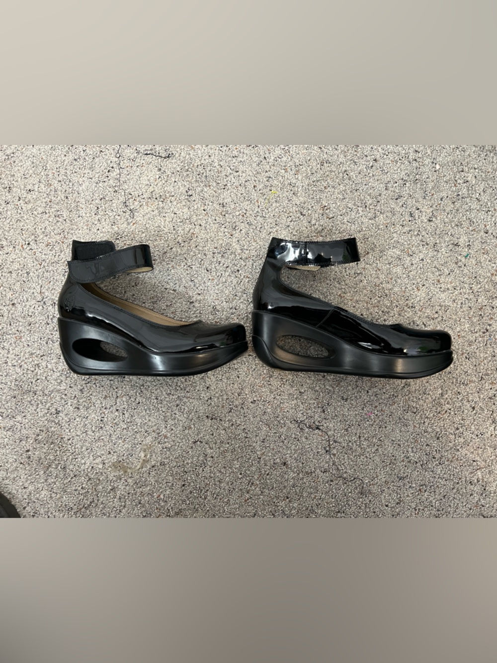 FLY London Women's Heli797fly Patent Leather Wedge Pump,38